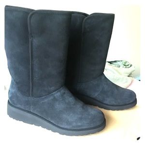 Amie UGG Boots Women Size 9 Color Black Waterproof